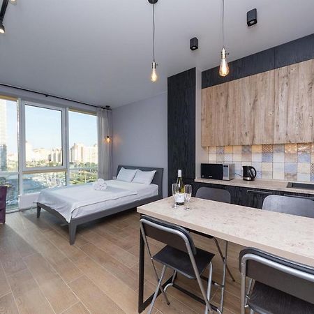 Stylish Panoramic Apartments. Smartplaza. Metro Minskaya Kiew Exterior foto